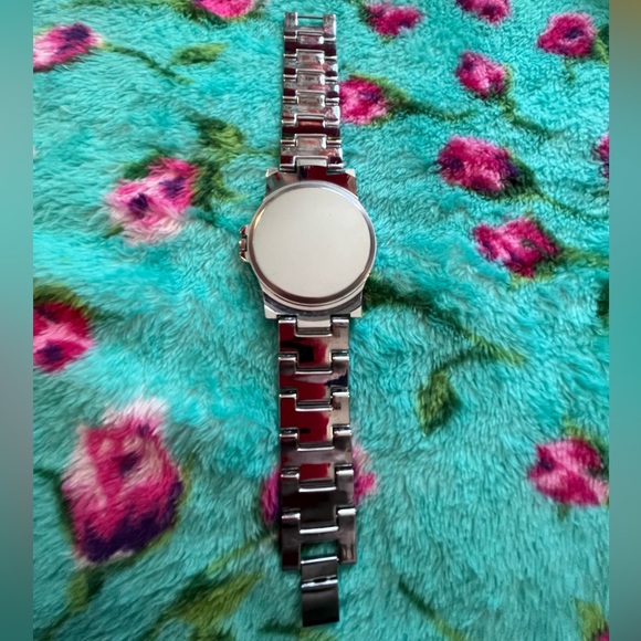 Women’s crystal encrusted watch in silver - Picture 5 of 6